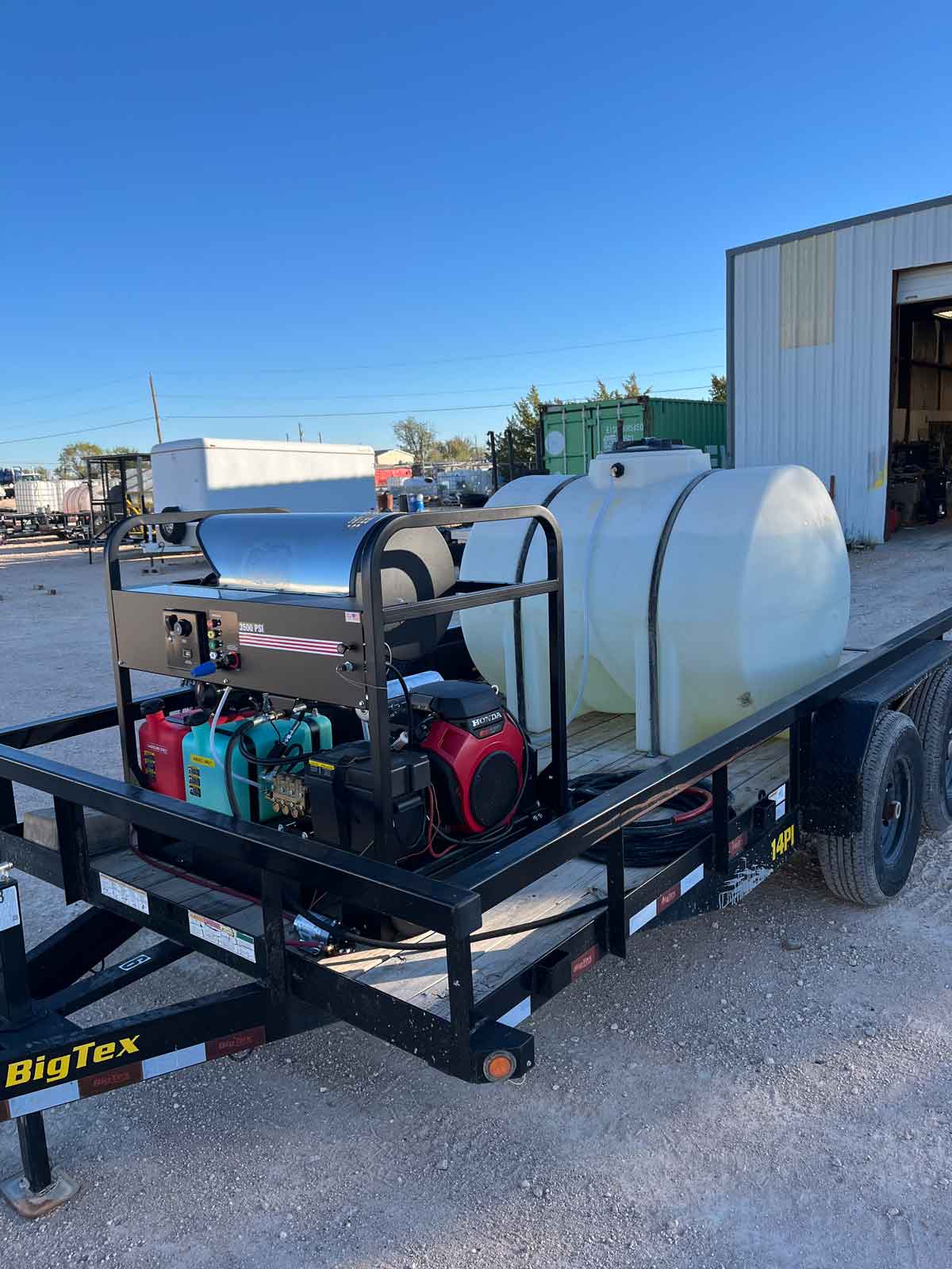 Industrial steam cleaning equipment